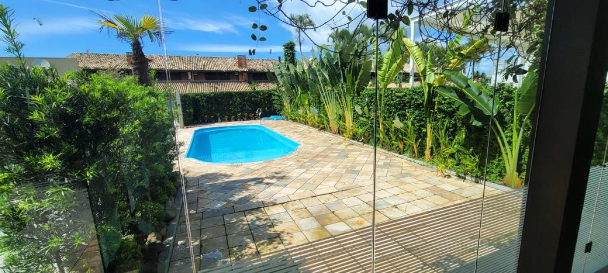 Casa Em Condomínio Fechado, localizado em Guaratuba - PR