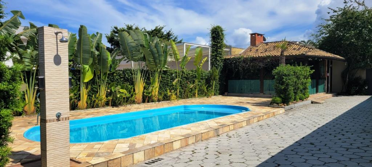 Casa Em Condomínio Fechado, localizado em Guaratuba - PR