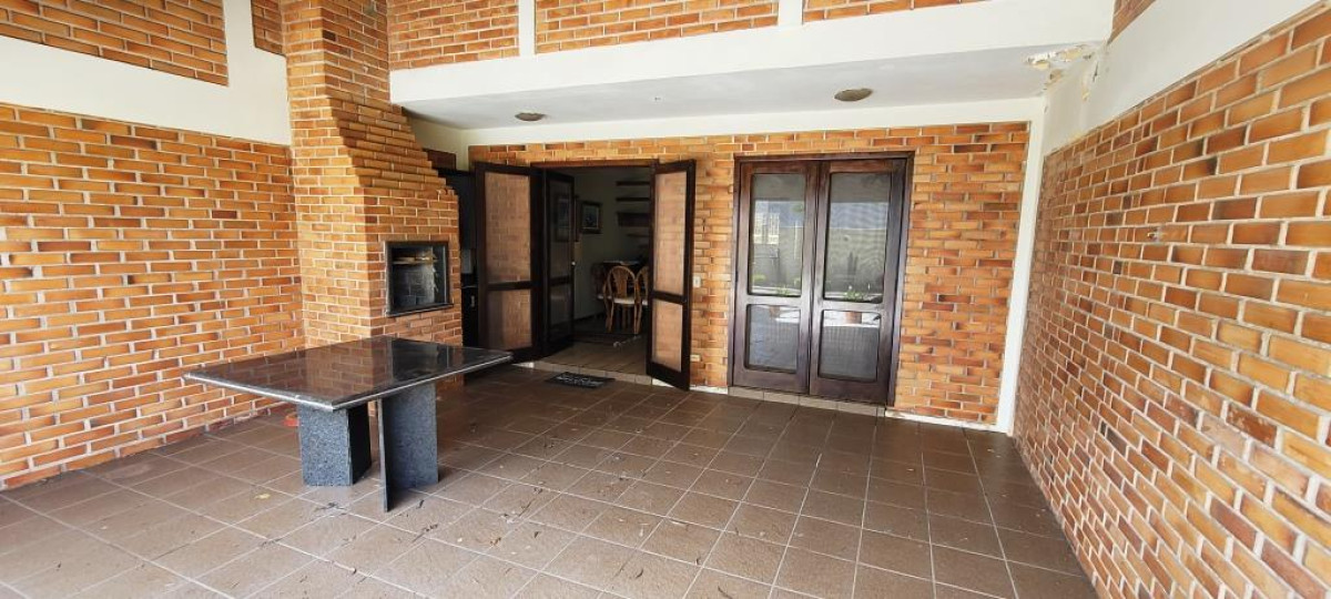 Casa Em Condomínio Fechado, localizado em Guaratuba - PR