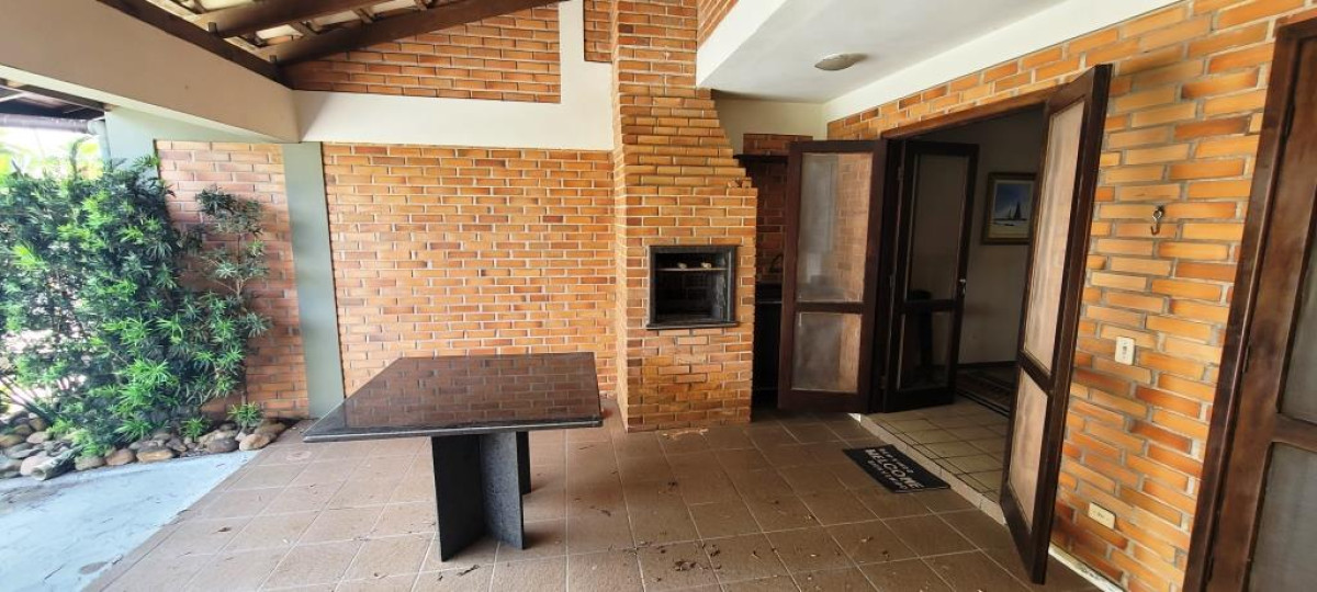 Casa Em Condomínio Fechado, localizado em Guaratuba - PR