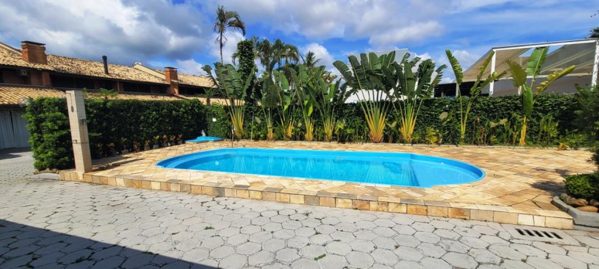 Casa Em Condomínio Fechado, localizado em Guaratuba - PR
