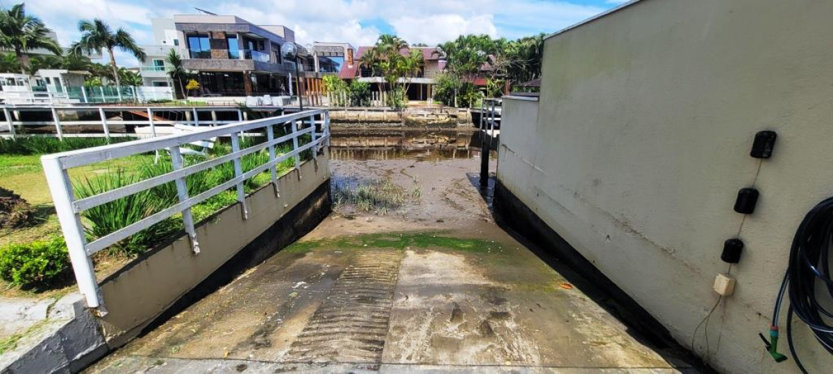 Casa Em Condomínio Fechado, localizado em Guaratuba - PR