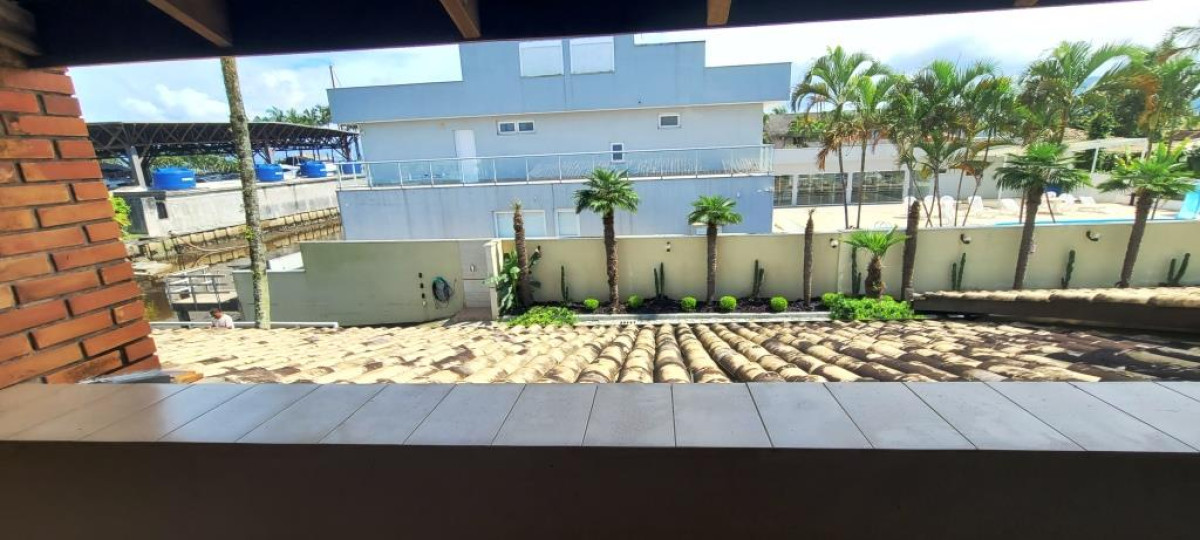 Casa Em Condomínio Fechado, localizado em Guaratuba - PR