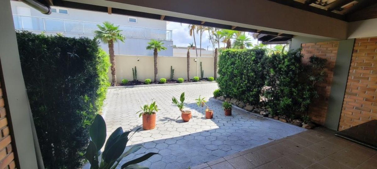 Casa Em Condomínio Fechado, localizado em Guaratuba - PR