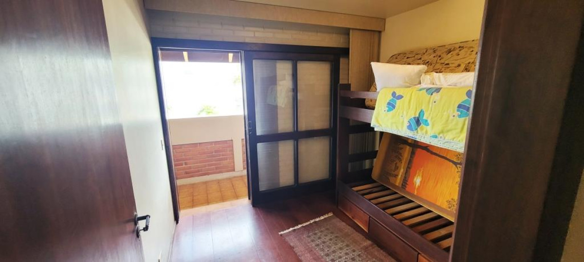Casa Em Condomínio Fechado, localizado em Guaratuba - PR