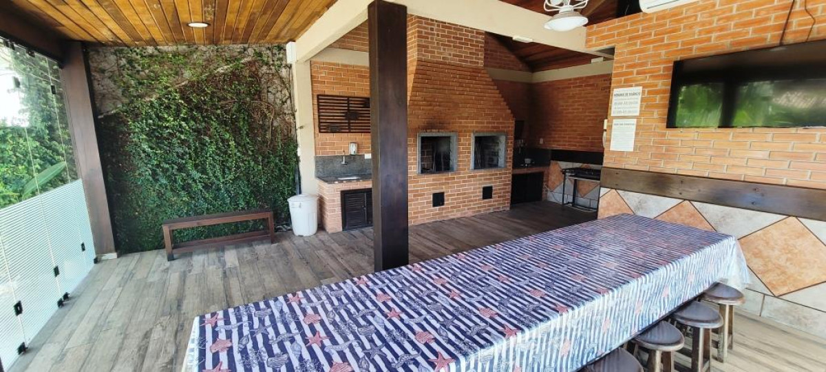Casa Em Condomínio Fechado, localizado em Guaratuba - PR
