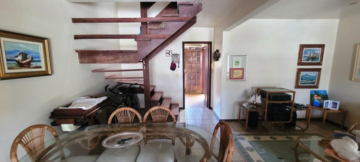 Casa Em Condomínio Fechado, localizado em Guaratuba - PR