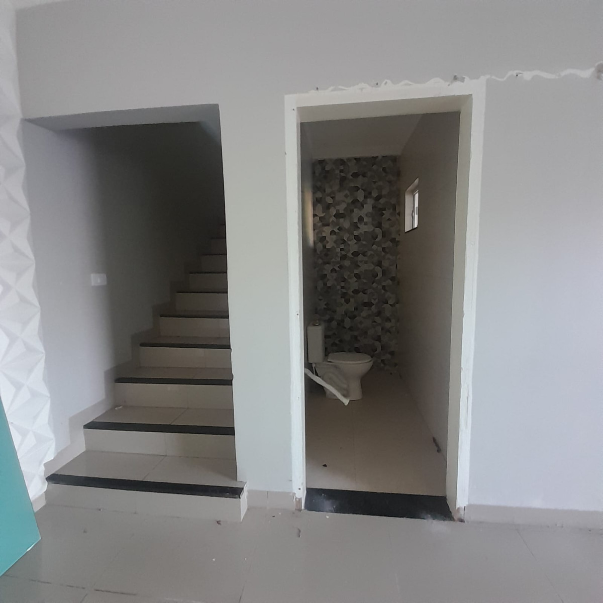 Leilão 280 - Lote 22583: Sobrado Em Alvenaria Em Apucarana/pr, localizado em Apucarana - PR