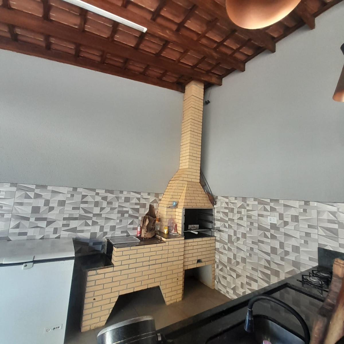 Leilão 280 - Lote 22583: Sobrado Em Alvenaria Em Apucarana/pr, localizado em Apucarana - PR